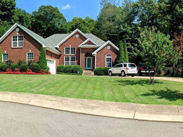 2023 Chris Ct, Pleasant View, TN 37146
