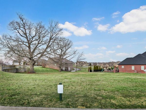 201 Hutchins Camp Trce , Clarksville, TN 37043