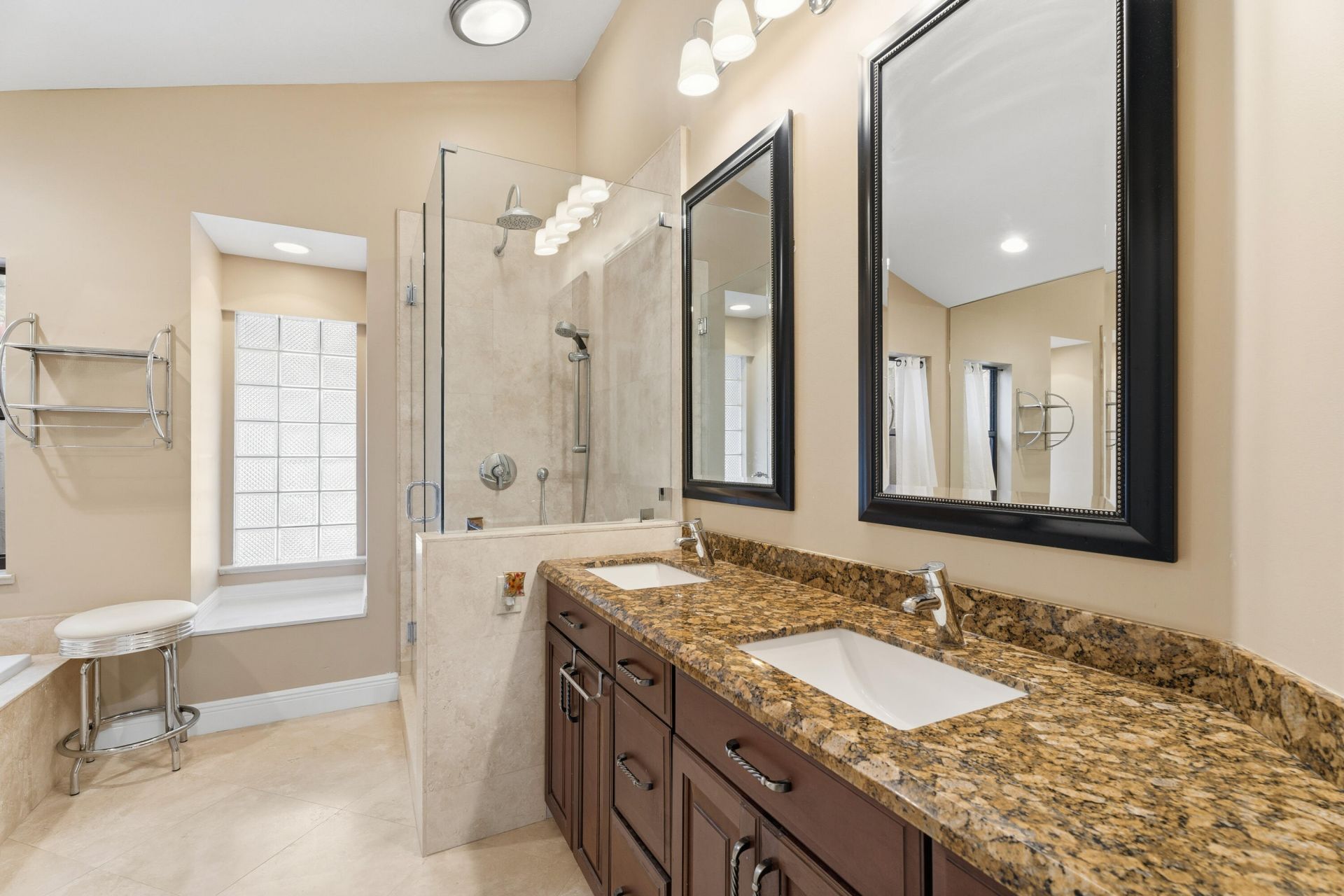 2802 SW Mariposa Circle, Palm City, FL 34990 Photo