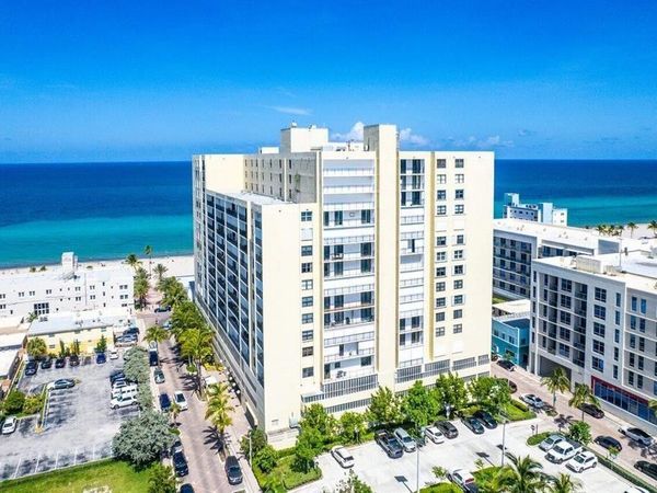 322 Buchanan Street, Unit PH4A, Hollywood, FL 33019