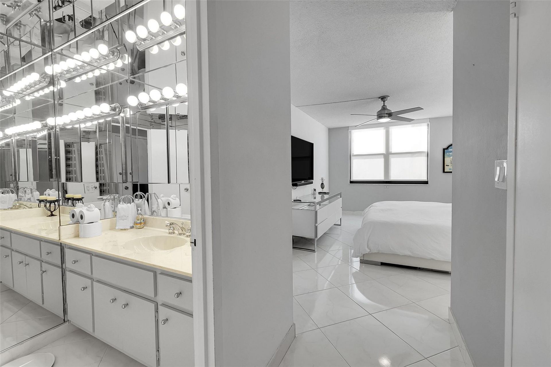 322 Buchanan Street, Unit PH4A, Hollywood, FL 33019 Photo