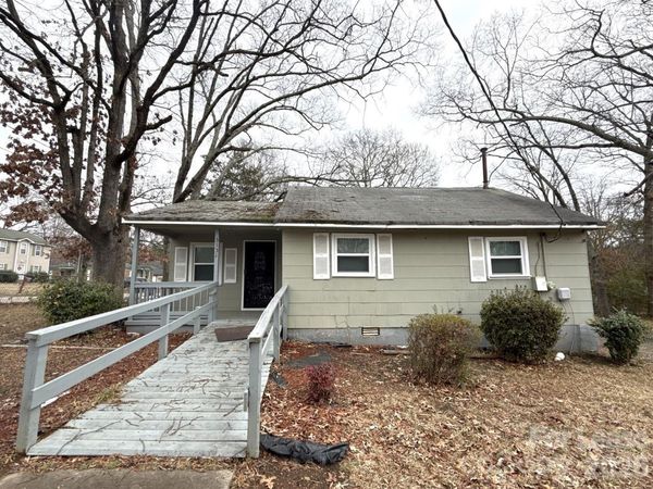 3131 Seymour Drive, Charlotte, NC 28208