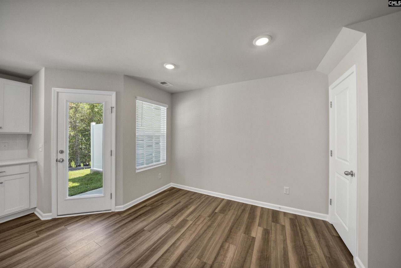 136 Winding Chestnut Drive Photo 9