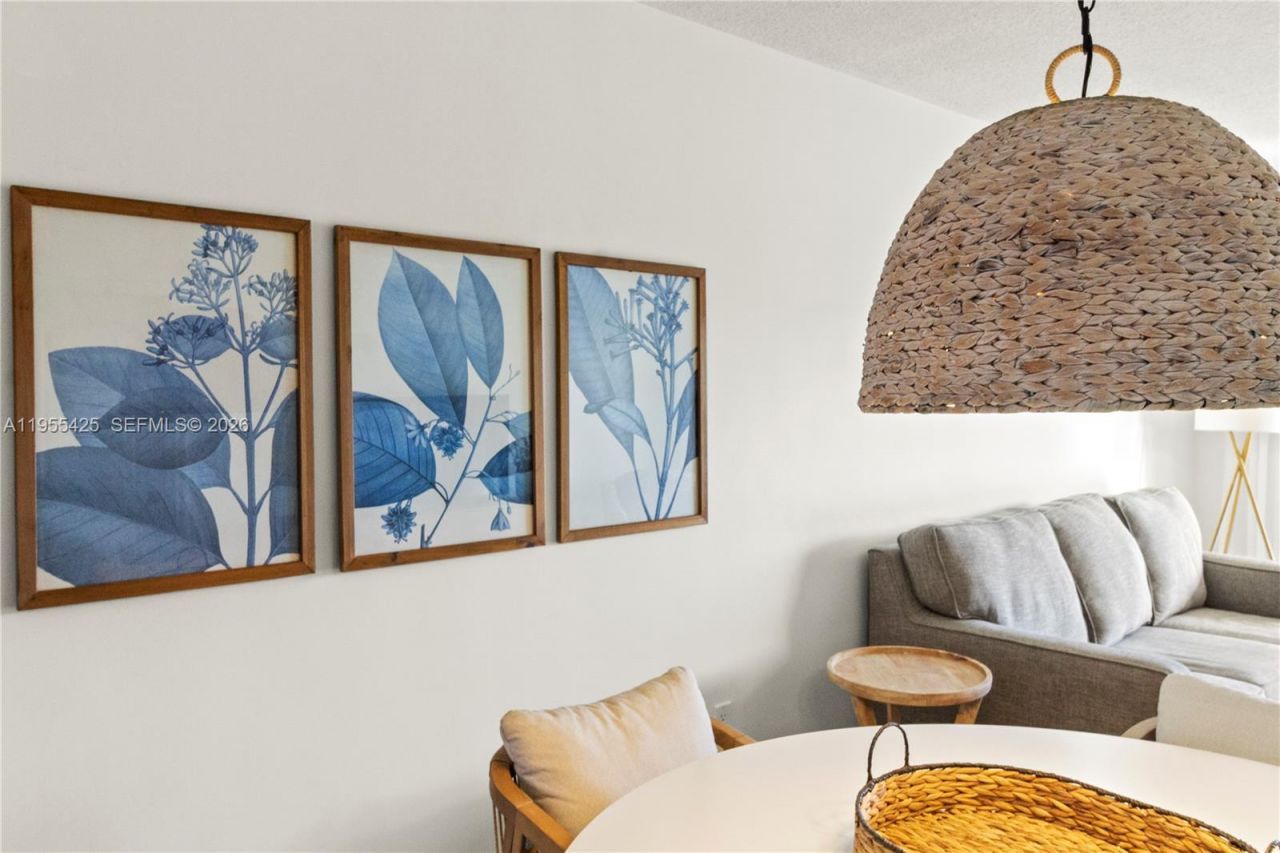 2200 Diana Dr , Unit 205, Hallandale Beach, FL 33009 Photo