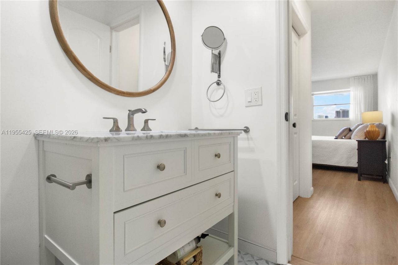 2200 Diana Dr , Unit 205, Hallandale Beach, FL 33009 Photo