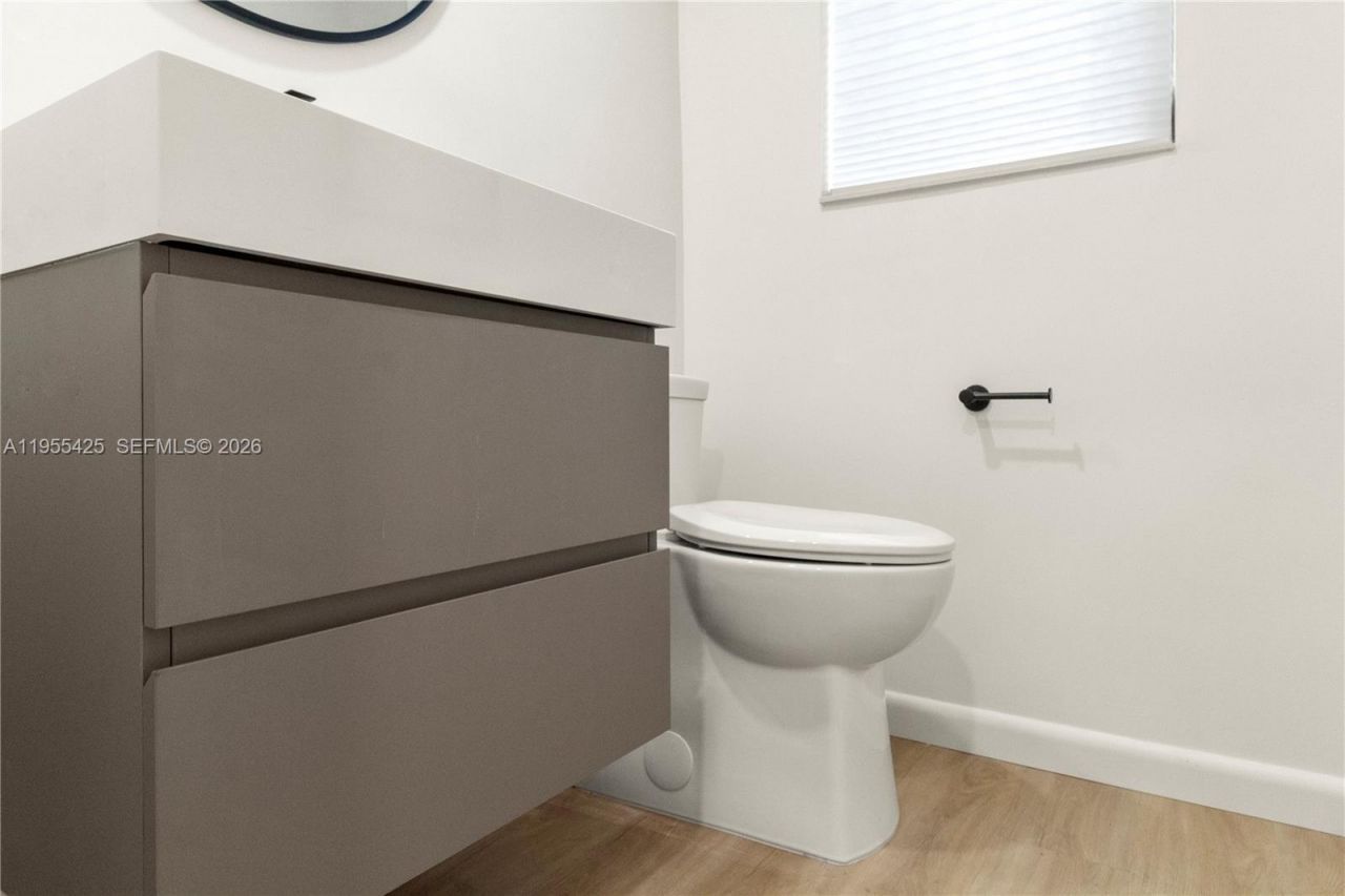 2200 Diana Dr , Unit 205, Hallandale Beach, FL 33009 Photo