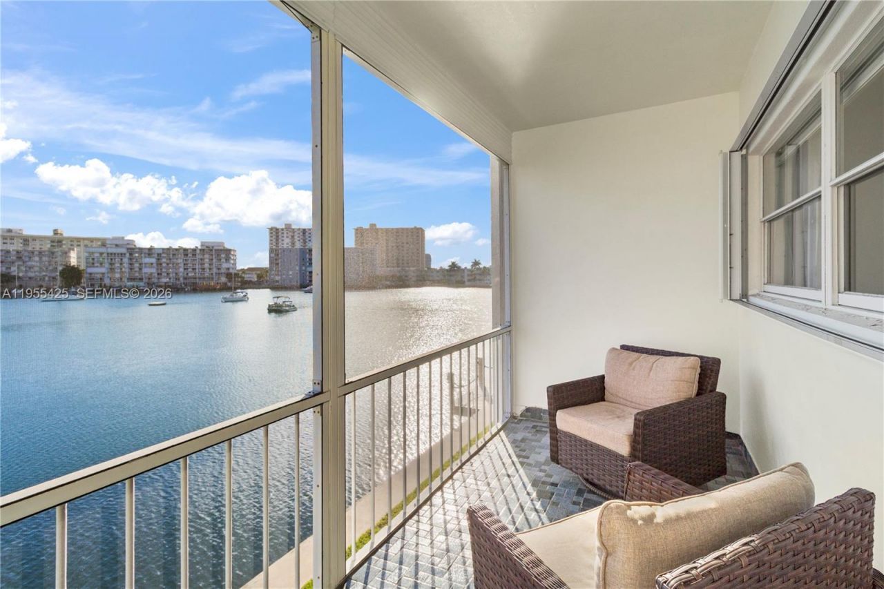 2200 Diana Dr , Unit 205, Hallandale Beach, FL 33009 Photo