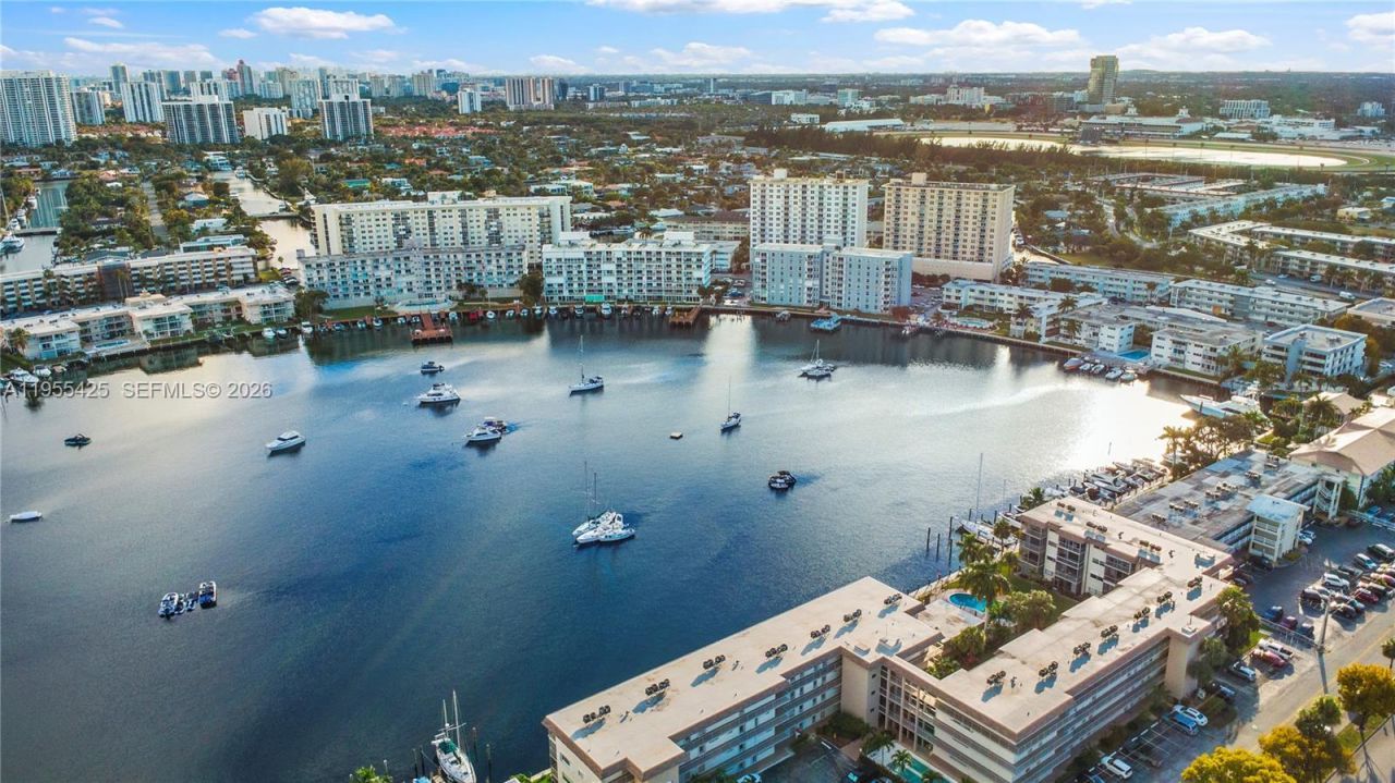 2200 Diana Dr , Unit 205, Hallandale Beach, FL 33009 Photo