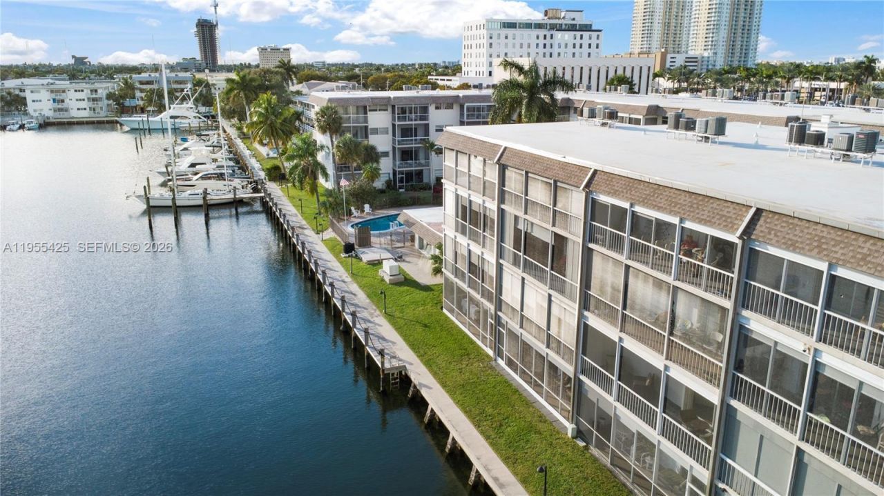 2200 Diana Dr , Unit 205, Hallandale Beach, FL 33009 Photo