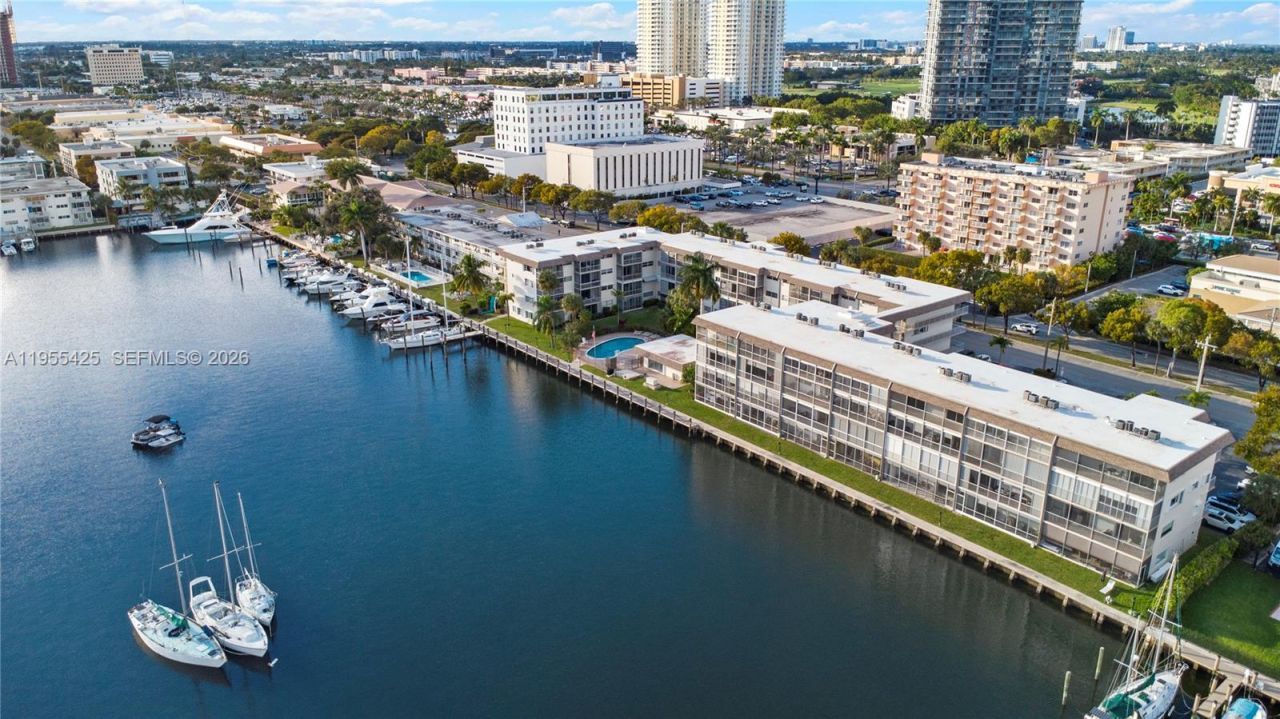 2200 Diana Dr , Unit 205, Hallandale Beach, FL 33009 Photo