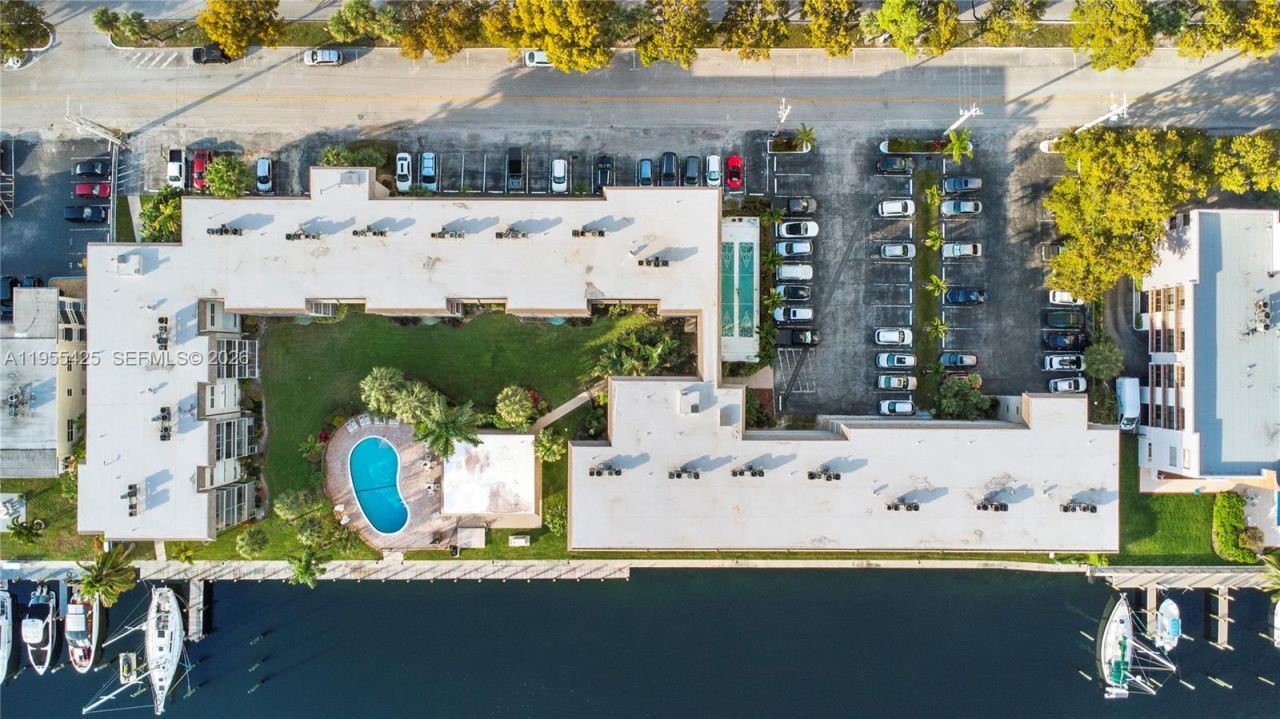 2200 Diana Dr , Unit 205, Hallandale Beach, FL 33009 Photo