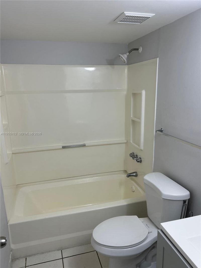 14930 SW 82nd Ter, Unit 16-304, Miami, FL 33193 Photo