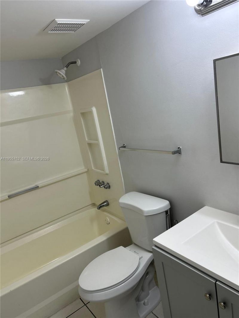 14930 SW 82nd Ter, Unit 16-304, Miami, FL 33193 Photo