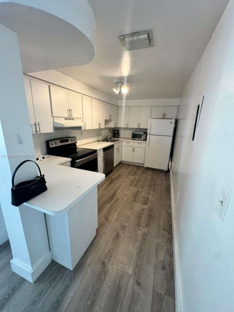 1051 Meridian Ave, Unit 1C, Miami Beach, FL 33139 Photo