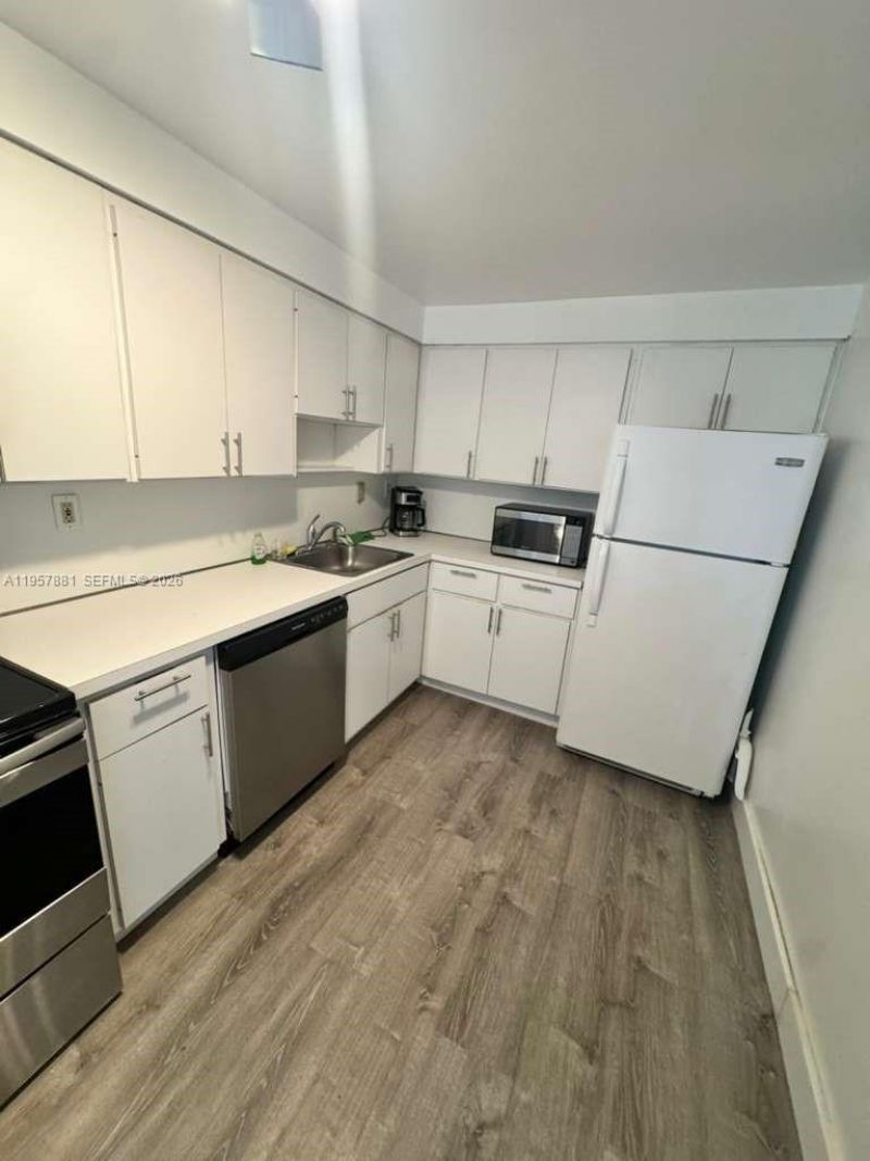 1051 Meridian Ave, Unit 1C, Miami Beach, FL 33139 Photo