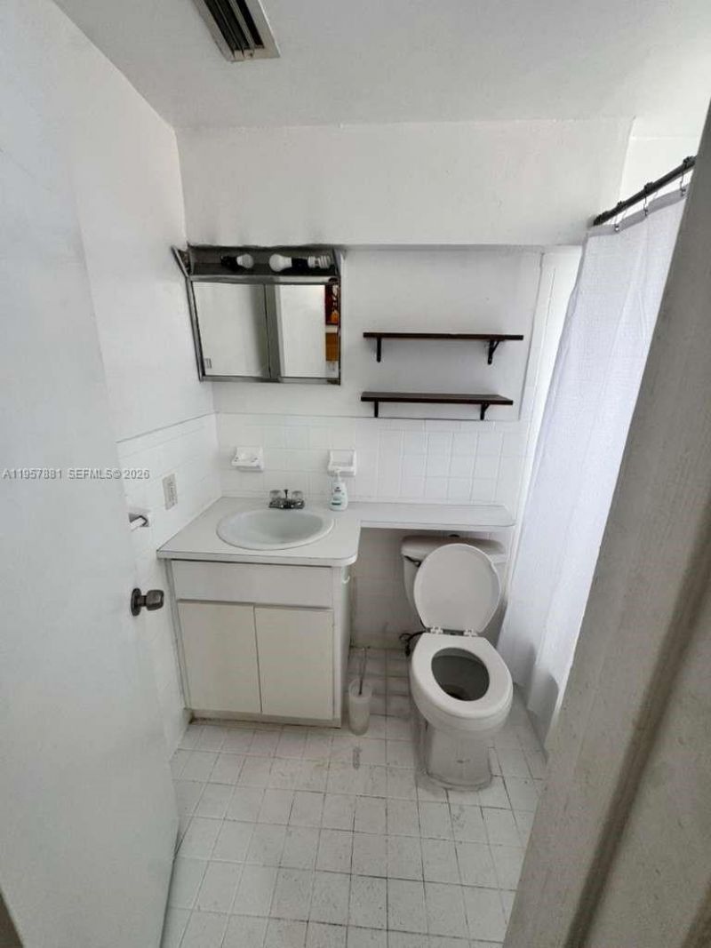 1051 Meridian Ave, Unit 1C, Miami Beach, FL 33139 Photo