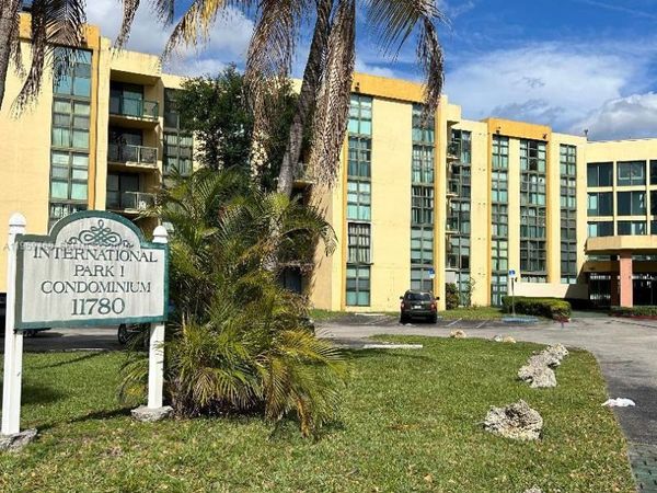 11780 SW 18th St, Unit 202-2, Miami, FL 33175