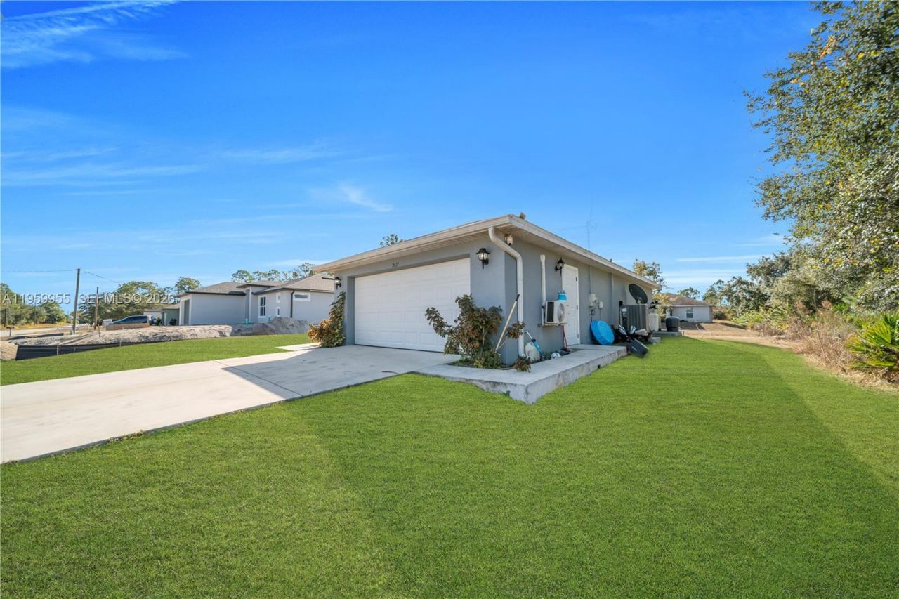 2617 53rd St W, Lehigh Acres, FL 33971 Photo