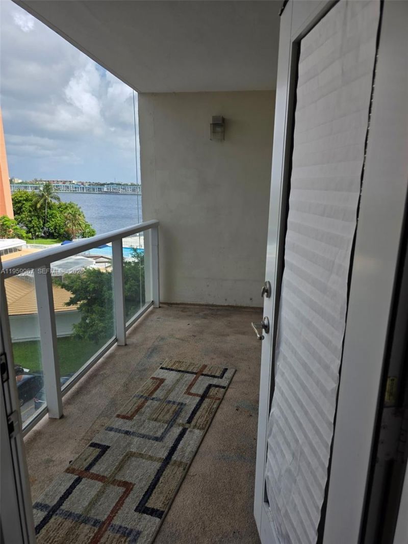 1351 NE Miami Gardens Dr , Unit 501E, Miami, FL 33179 Photo