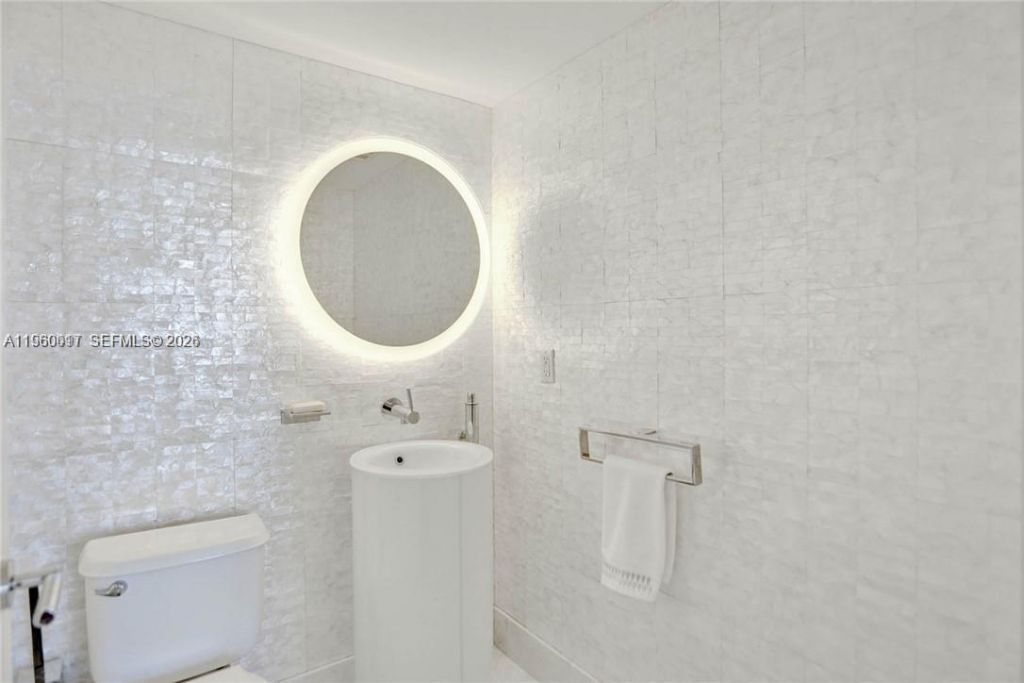 16699 Collins Ave, Unit 2703, Sunny Isles Beach, FL 33160 Photo