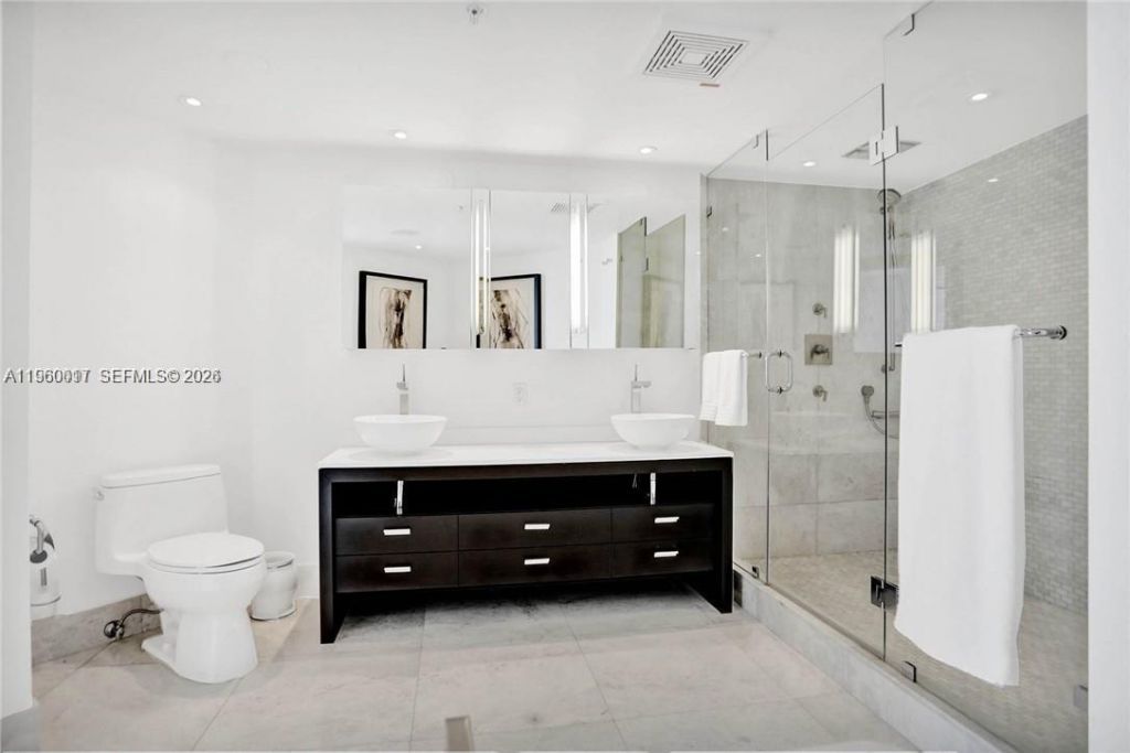 16699 Collins Ave, Unit 2703, Sunny Isles Beach, FL 33160 Photo