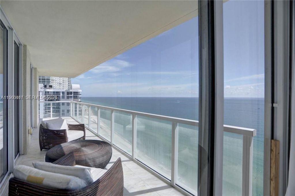 16699 Collins Ave, Unit 2703, Sunny Isles Beach, FL 33160 Photo