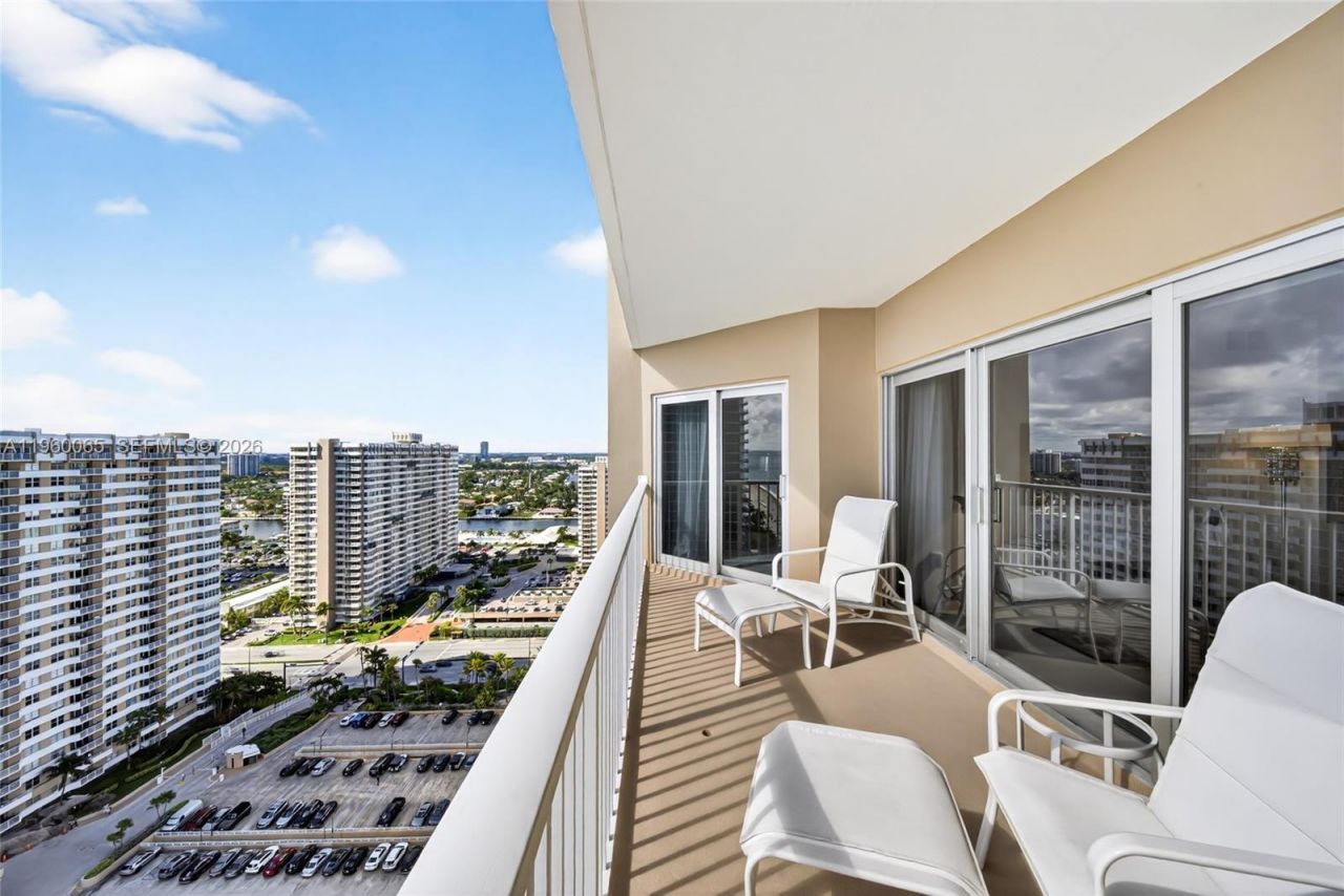 1950 S Ocean Dr, Unit PHN, Hallandale Beach, FL 33009 Photo
