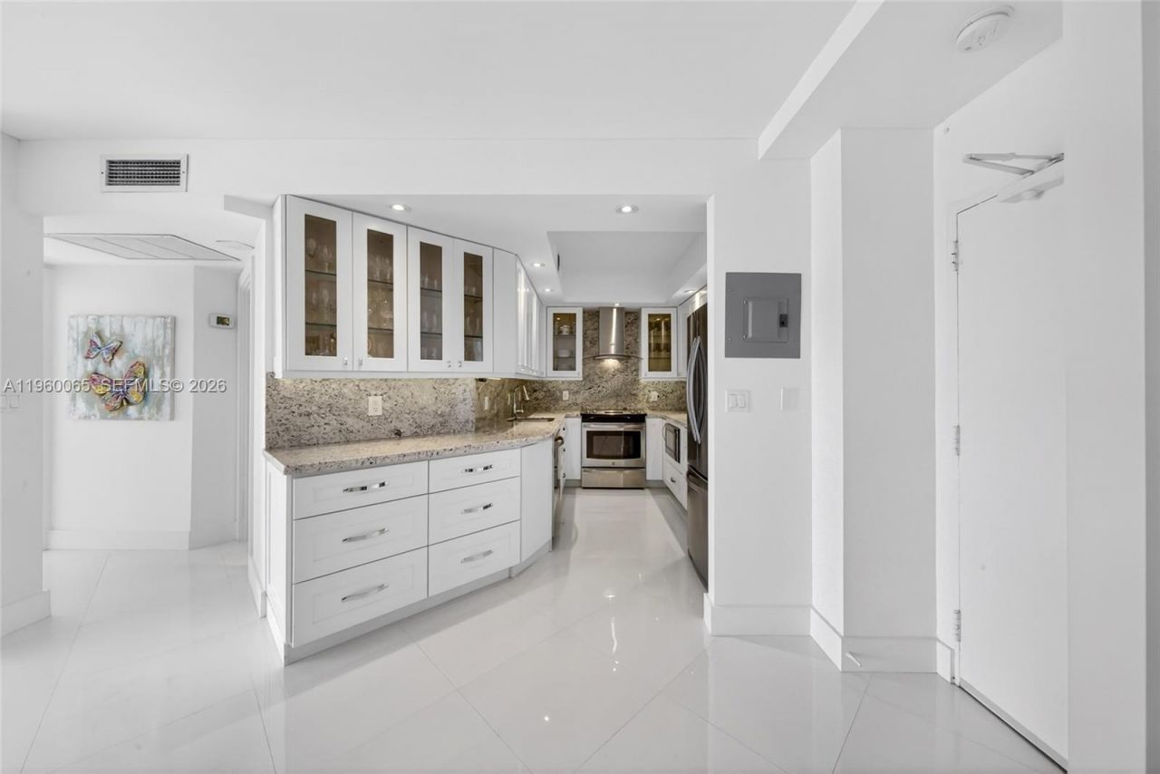 1950 S Ocean Dr, Unit PHN, Hallandale Beach, FL 33009 Photo