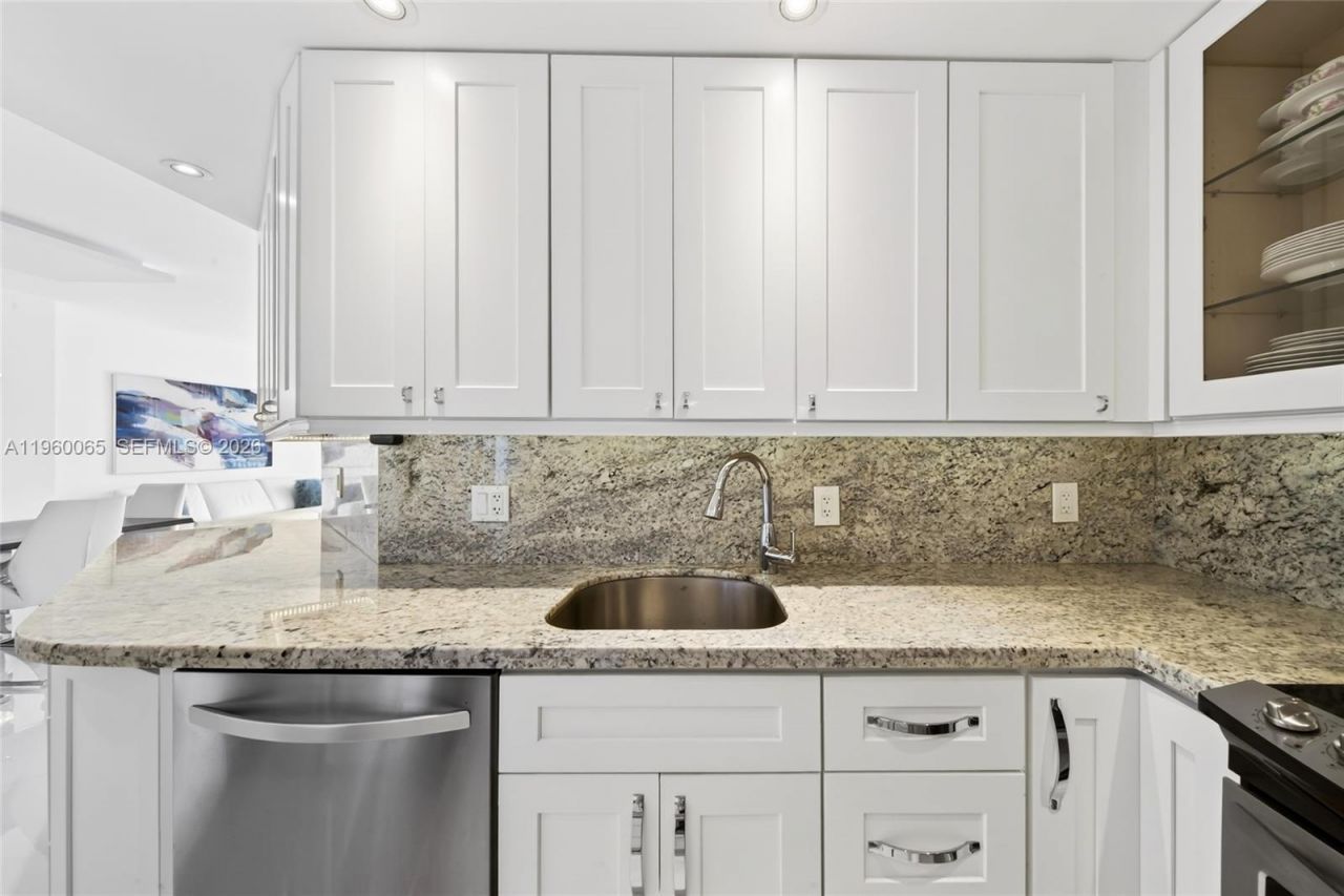 1950 S Ocean Dr, Unit PHN, Hallandale Beach, FL 33009 Photo