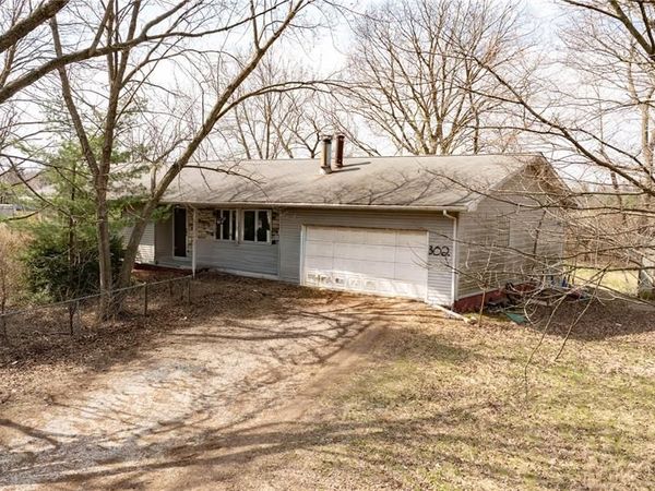 302 N Elm Street, Medora, IL 62063