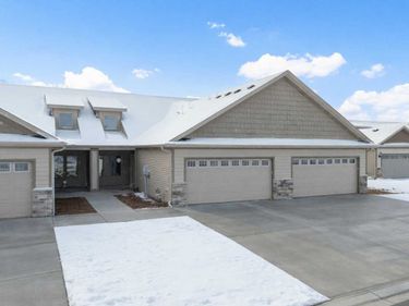 652 Shardlow Place NE, Byron, MN 55920