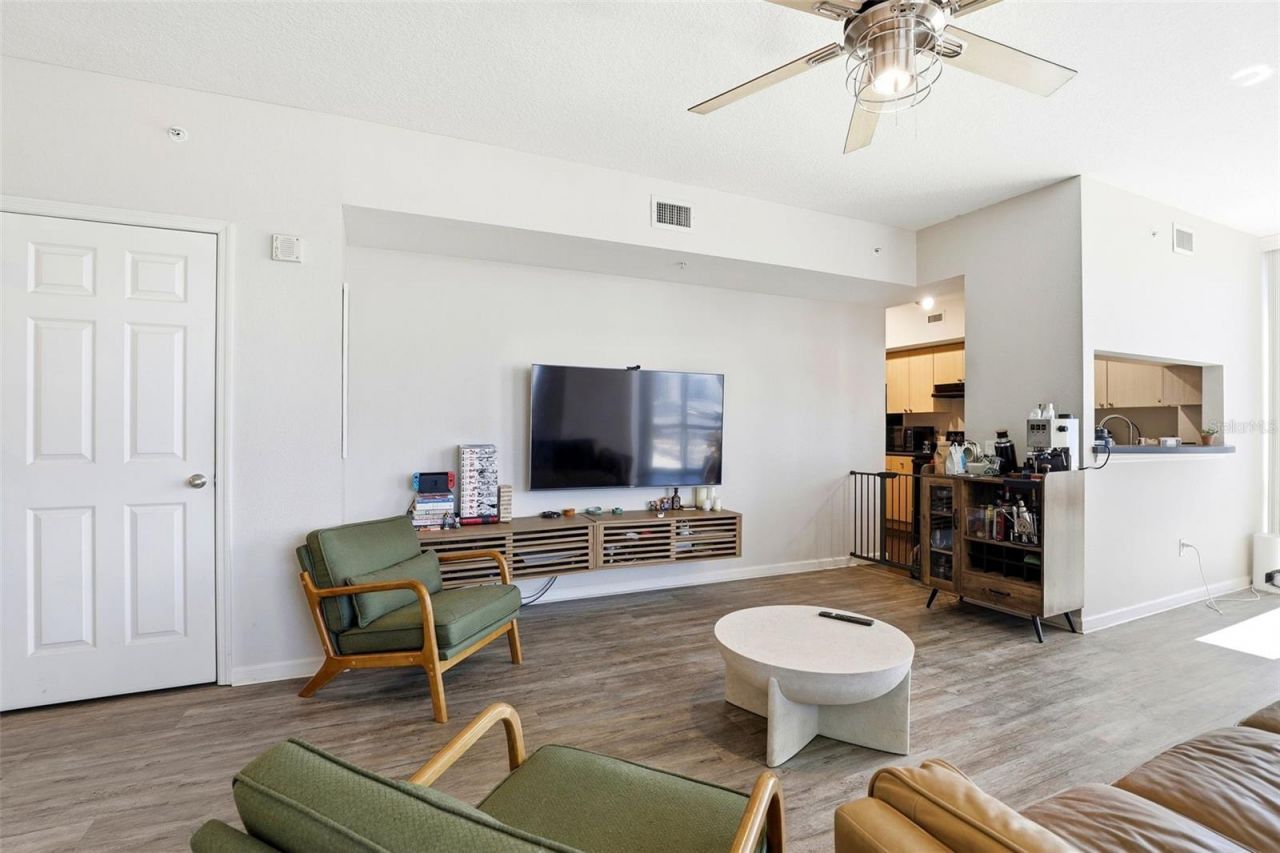 322 E Central Boulevard, Unit 1109, Orlando, FL 32801 Photo