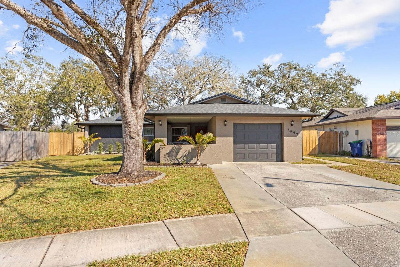 6809 Circlecreek Drive, Pinellas Park, FL 33781 Main Photo