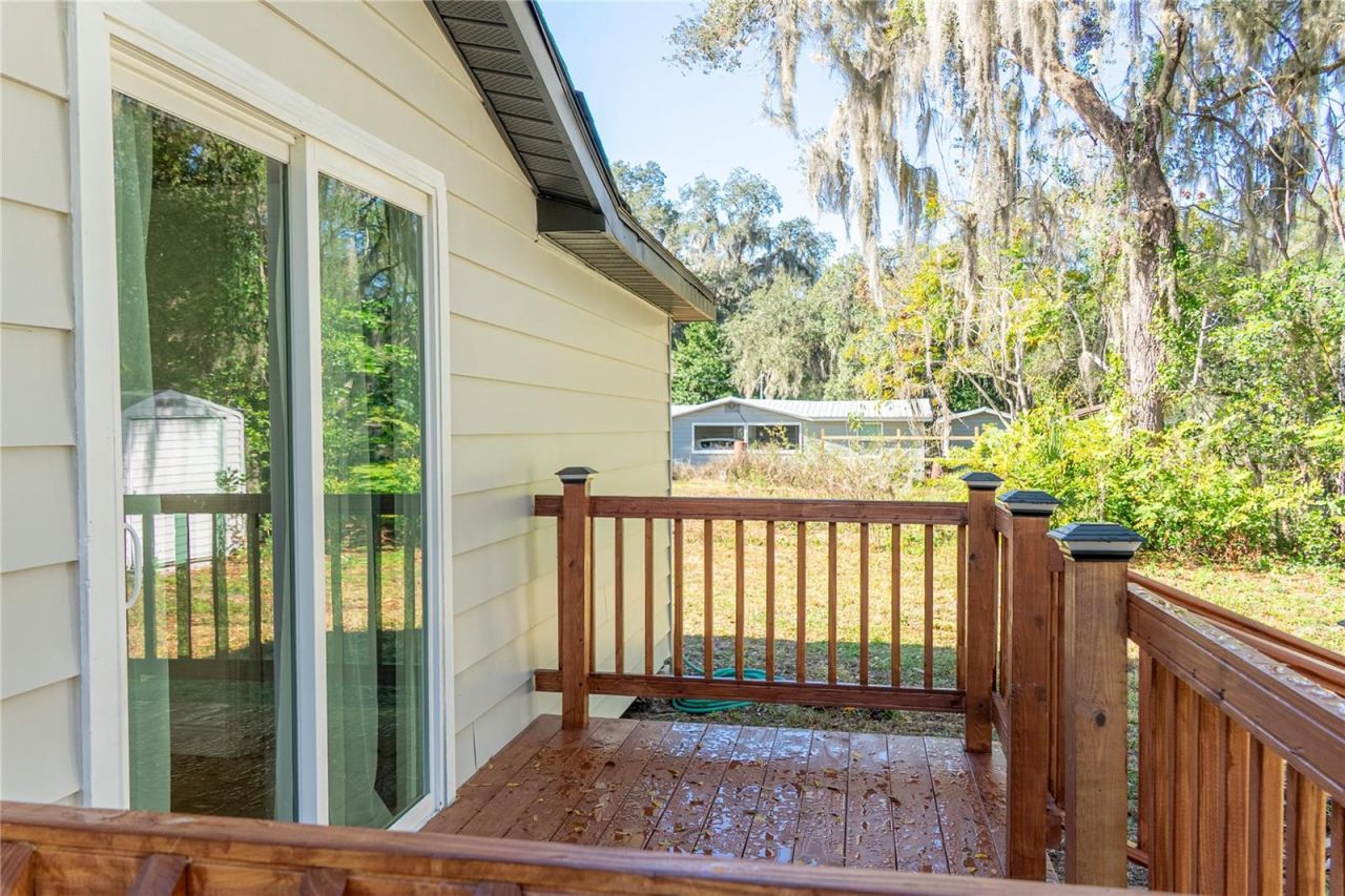 922 Cr 482a, Lake Panasoffkee, FL 33538 Photo