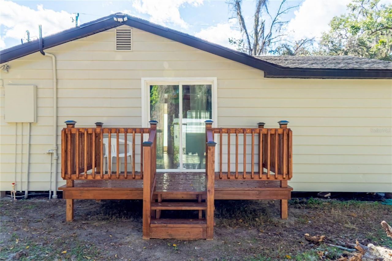 922 Cr 482a, Lake Panasoffkee, FL 33538 Photo