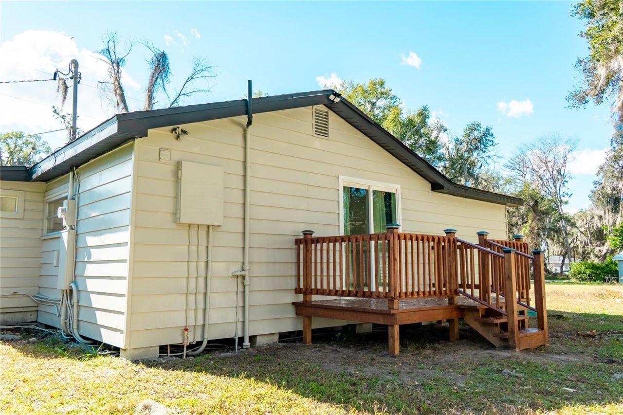 922 Cr 482a, Lake Panasoffkee, FL 33538 Photo