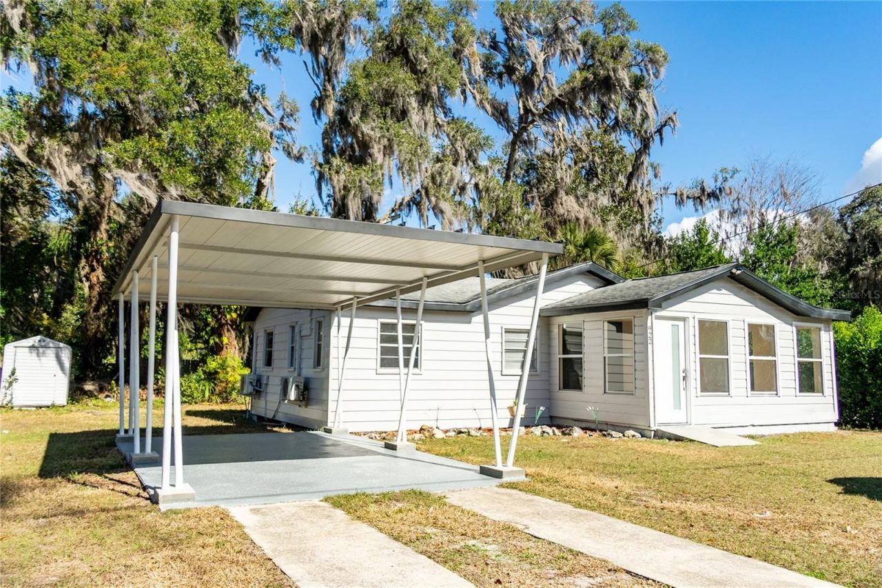 922 Cr 482a, Lake Panasoffkee, FL 33538 Photo
