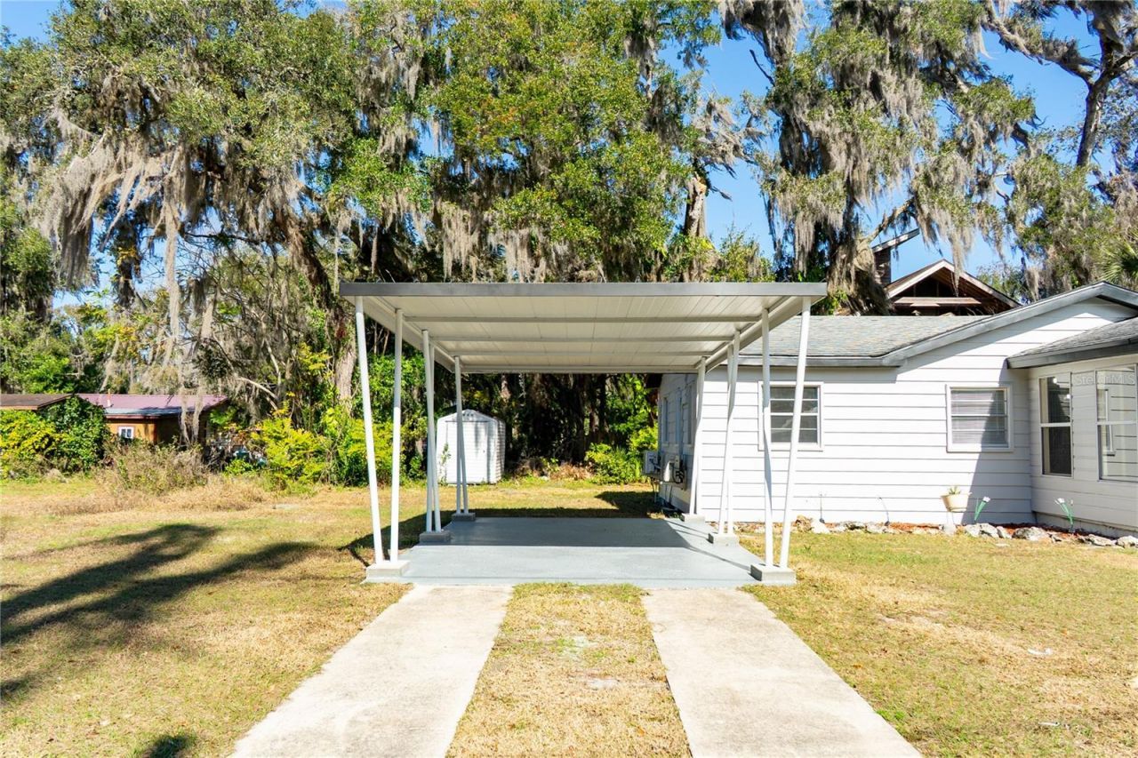 922 Cr 482a, Lake Panasoffkee, FL 33538 Photo
