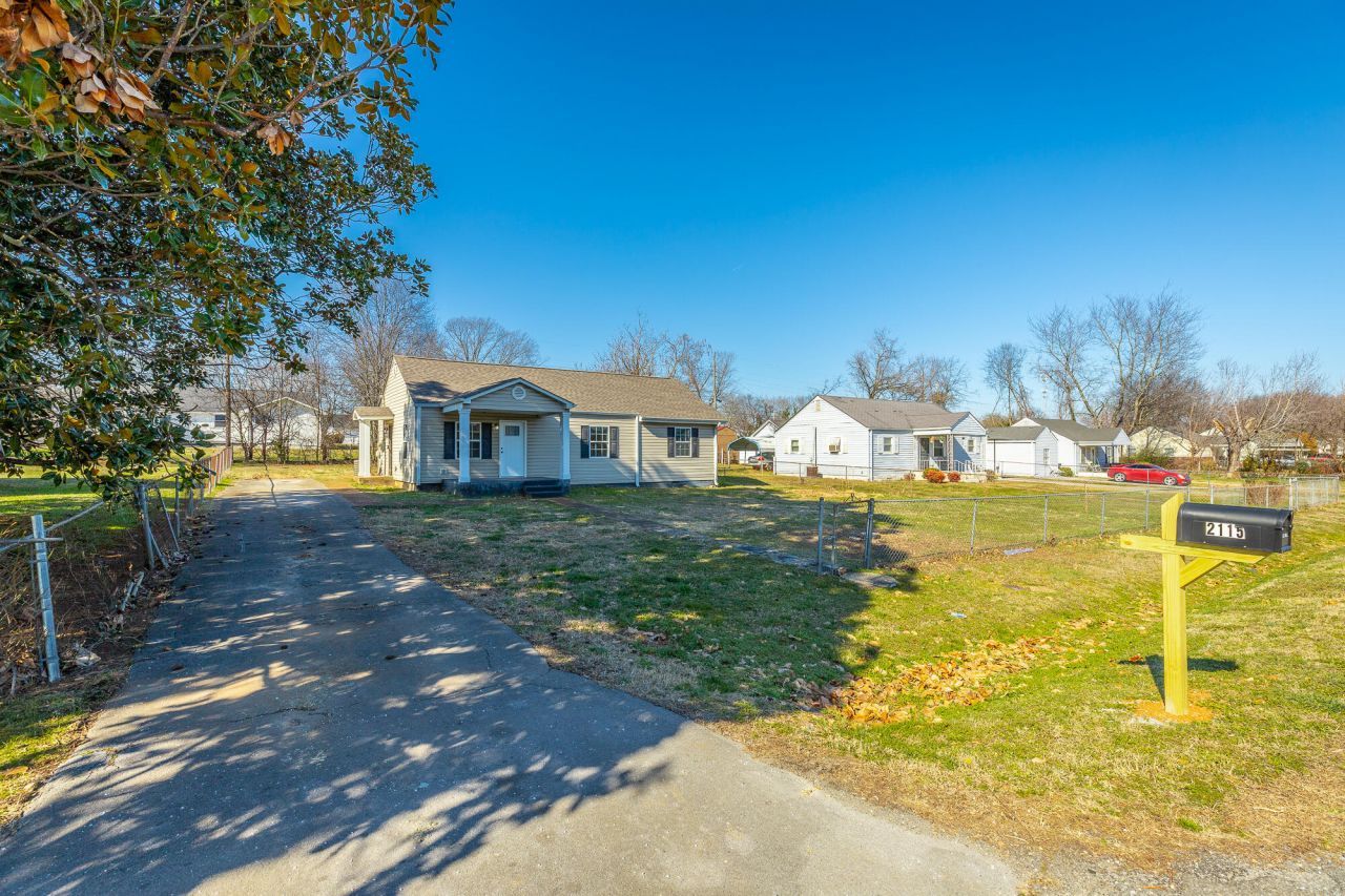2115 Riverside Drive, Chattanooga, TN 37406 Main Photo