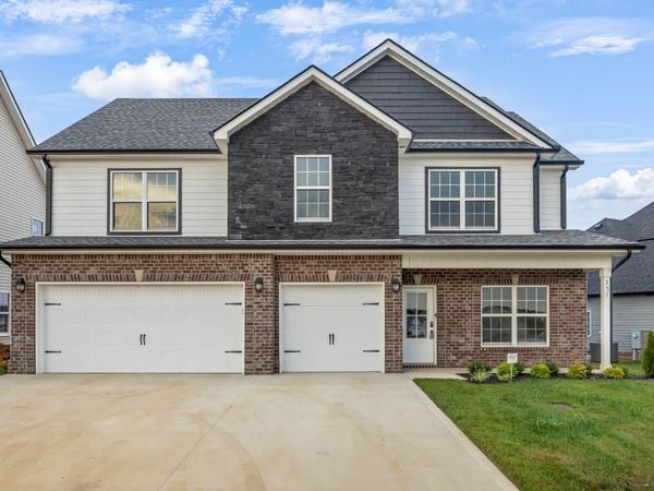 653 Woodrush Dr, Clarksville, TN 37040