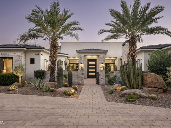 8700 N 55TH Place, Paradise Valley, AZ 85253