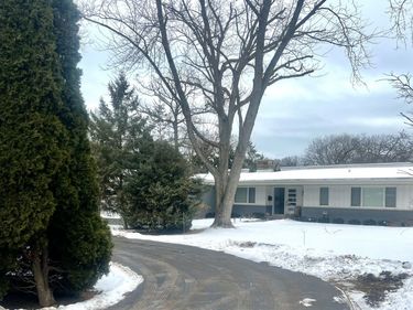 Highland Park, IL 60035