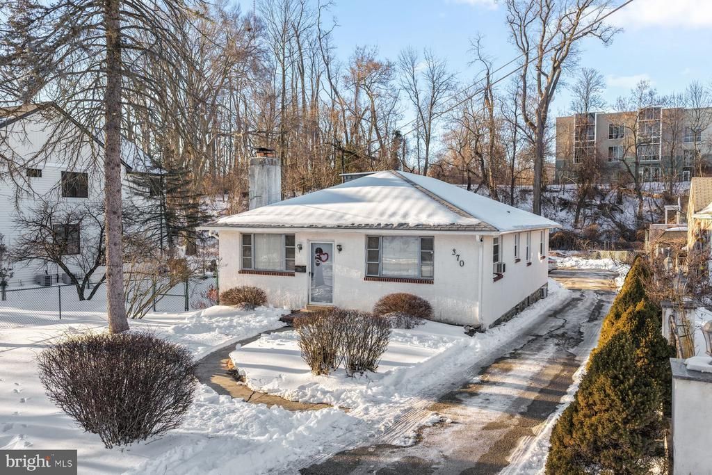 370 Paoli Ave, Philadelphia, PA 19128 Main Photo