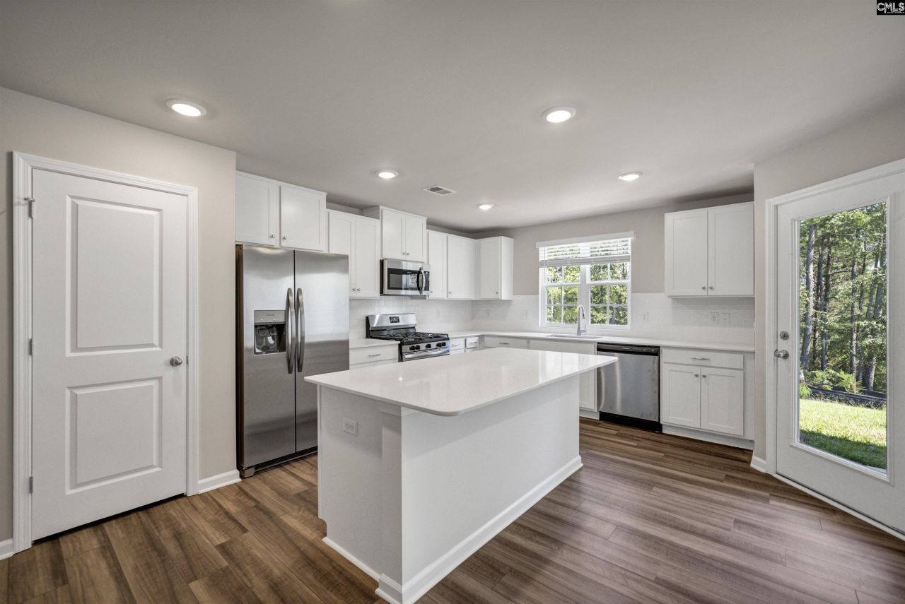 141 Winding Chestnut Drive Photo 10