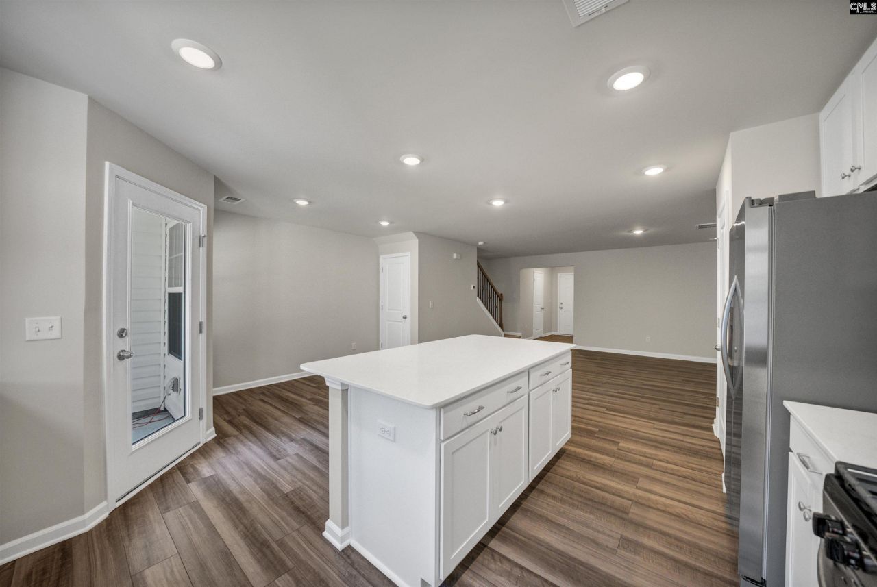 141 Winding Chestnut Drive Photo 14