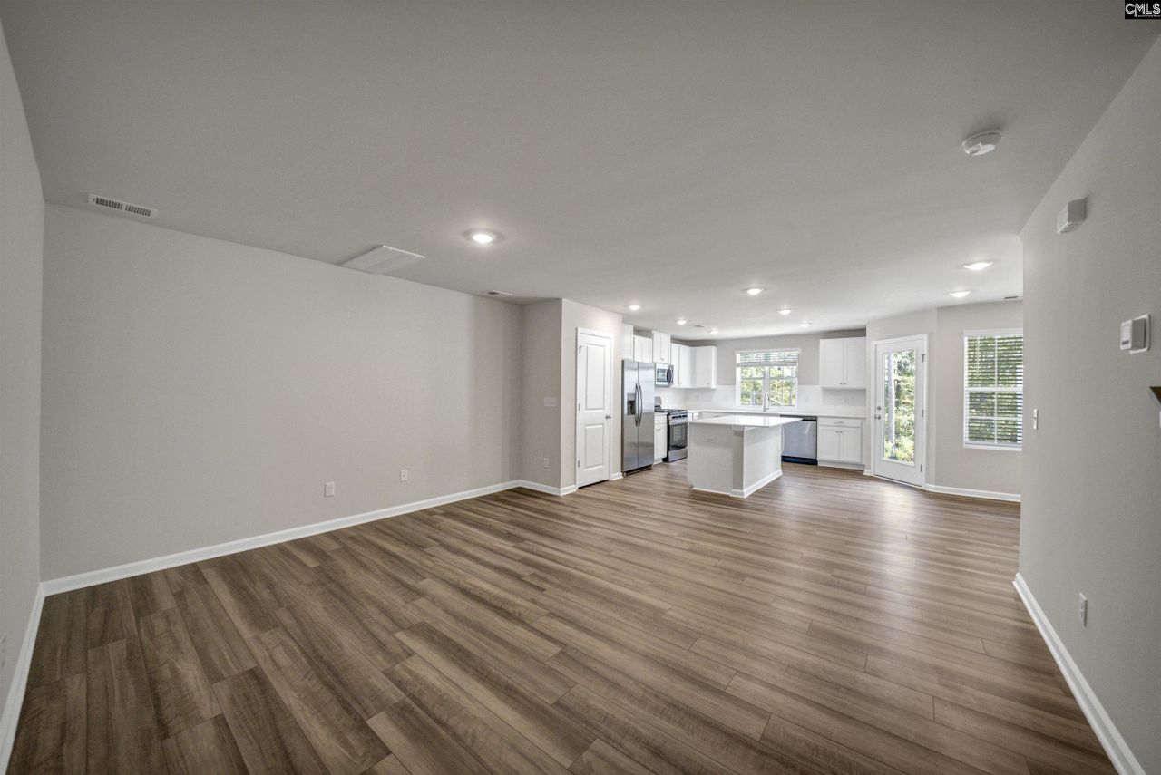 141 Winding Chestnut Drive Photo 4