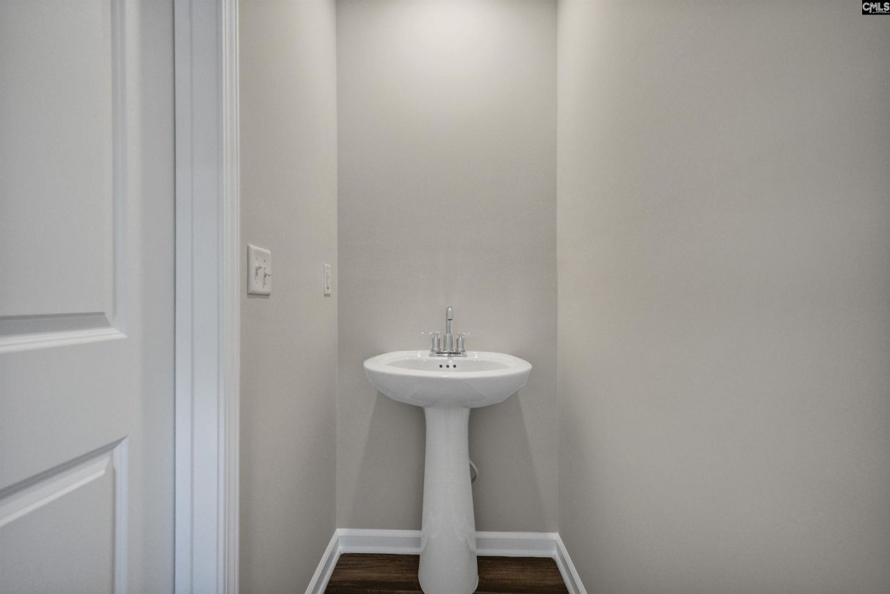 141 Winding Chestnut Drive Photo 5