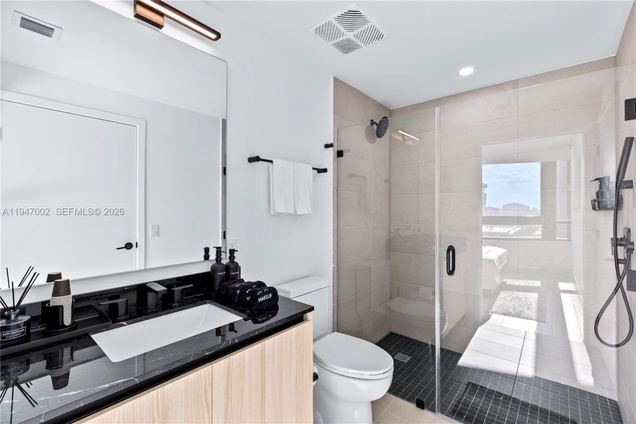 225 N Miami Ave, Unit 1102, Miami, FL 33128 Photo