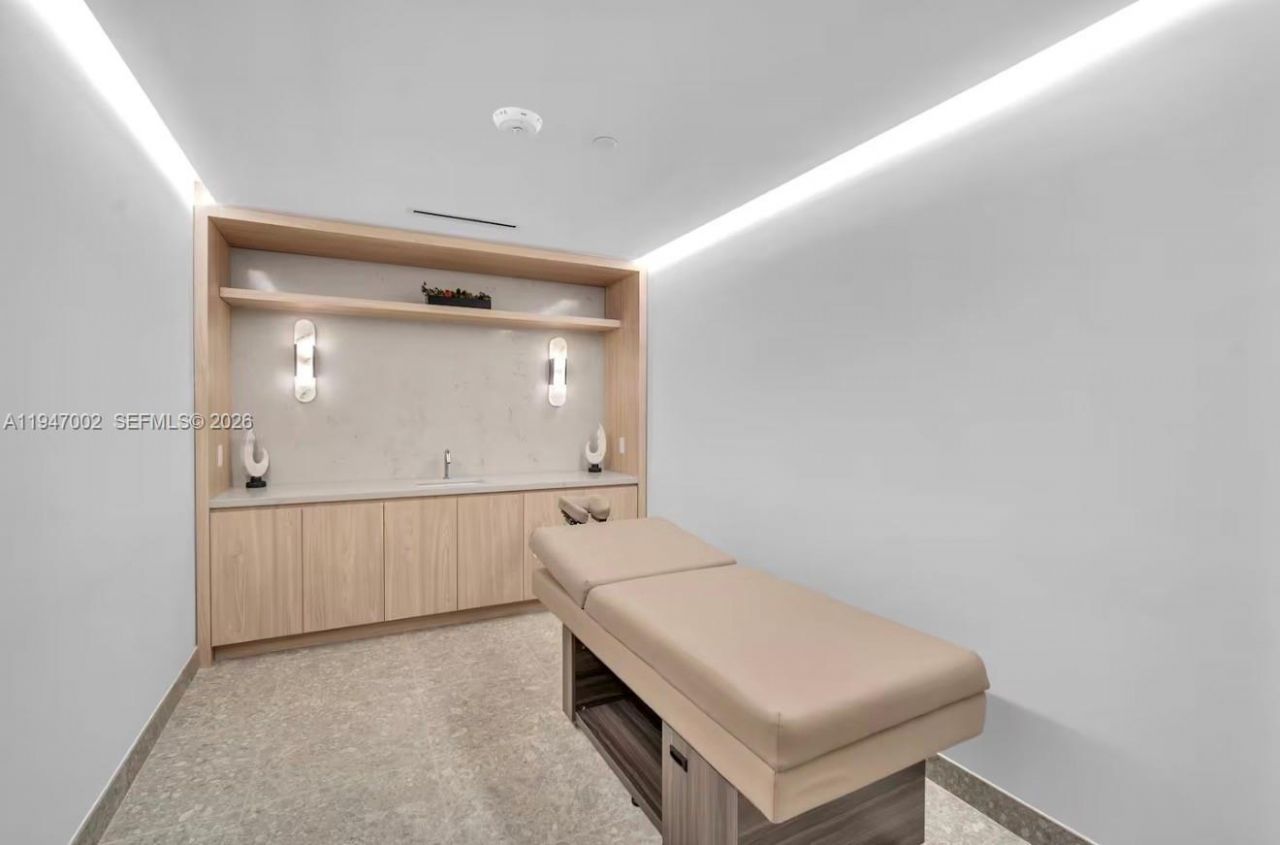 225 N Miami Ave , Unit 1102, Miami, FL 33128 Photo