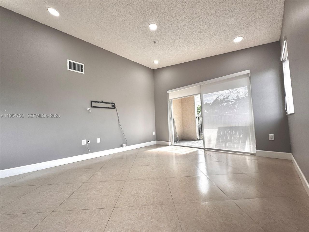 2133 Renaissance Blvd, Unit 307, Miramar, FL 33025 Photo